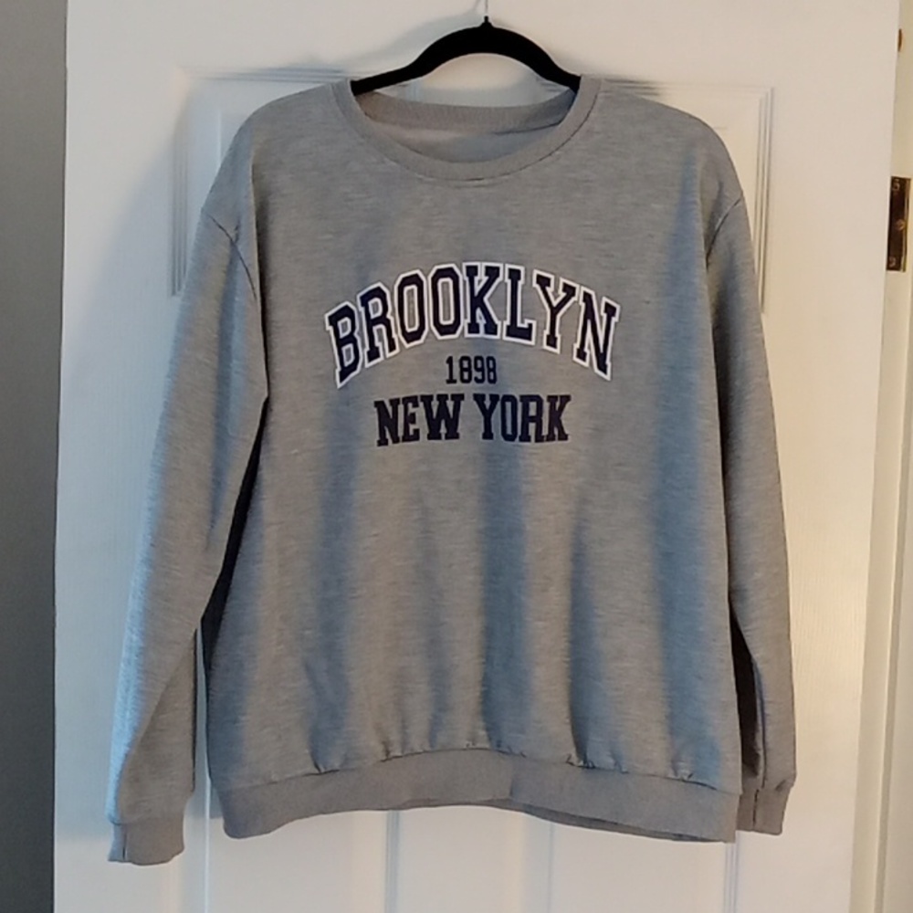 Sweatshirt